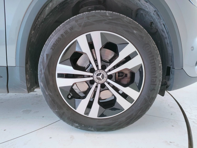 10 - Mercedes-Benz GLA 180 d Progressive Advanced Plus auto