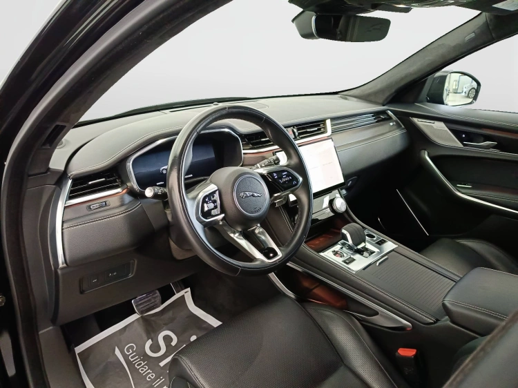 7 - Jaguar F F-Pace 2.0d i4 mhev R-Dynamic HSE awd 204cv auto