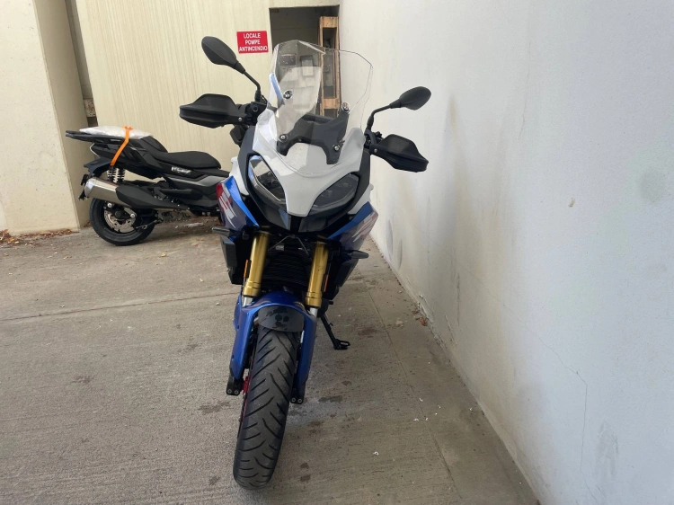 2 - BMW Motorrad XR F 900 XR
