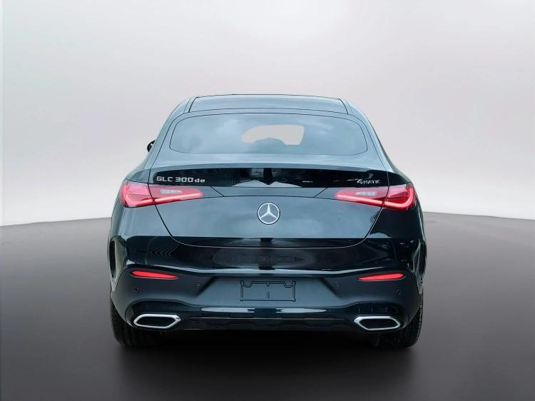 5 - Mercedes-Benz GLC 300 de 4Matic Plug-in Hybrid Coupe