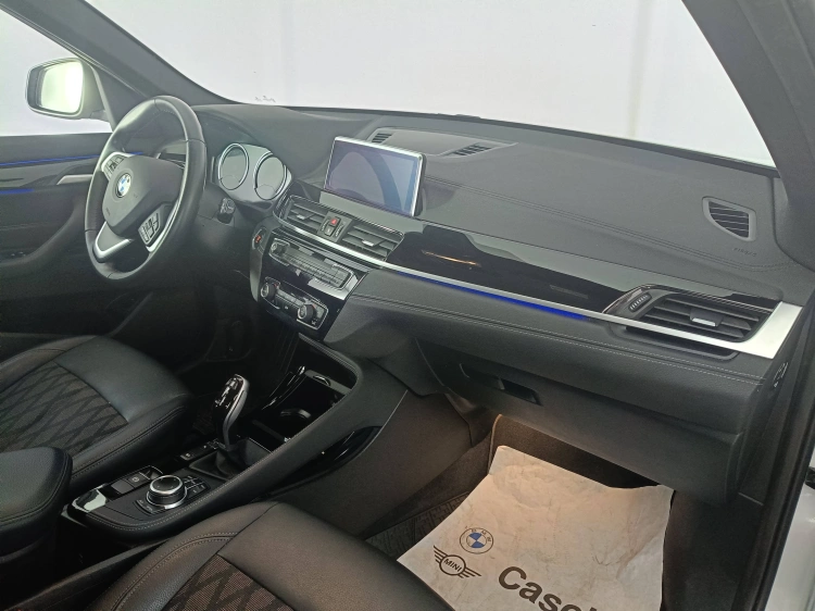11 - BMW X1 X1 xdrive18d xLine Plus auto
