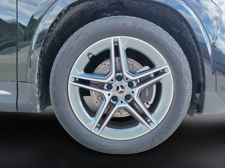 7 - Mercedes-Benz GLA 180  d Automatic