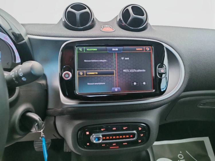 11 - smart fortwo Fortwo eq Passion 4,6kW