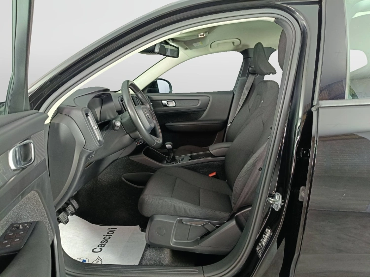 8 - Volvo XC40 XC40 2.0 d3