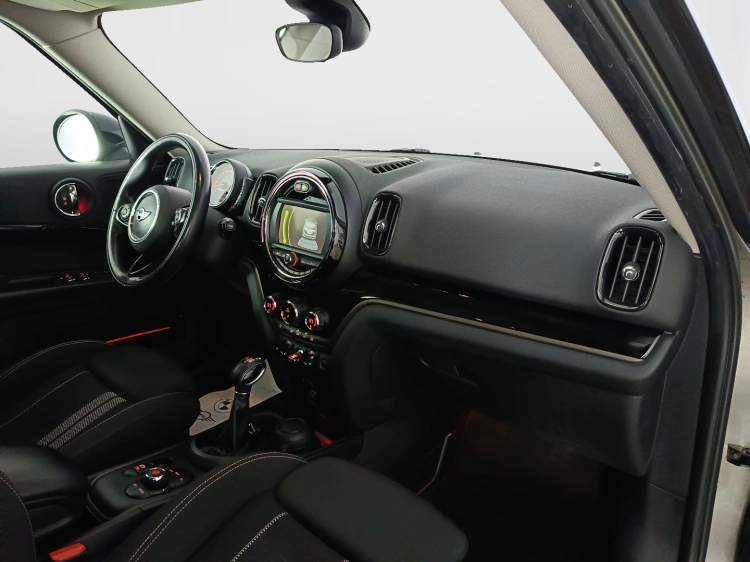 10 - MINI Countryman COOPRE SD 4LLA HIPE