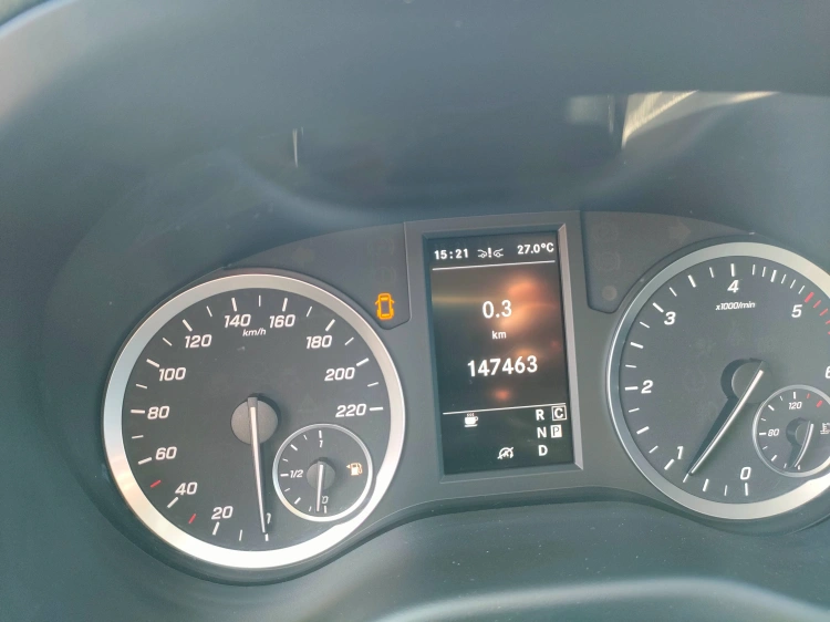 4 - Mercedes Vans Vito 114 cdi long tourer pro auto my20