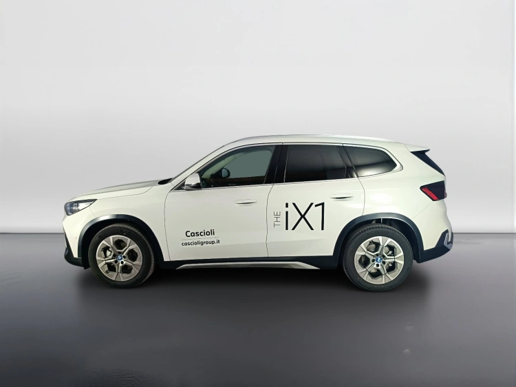 3 - BMW iX1 BMW iX1 eDrive20-Special Edition