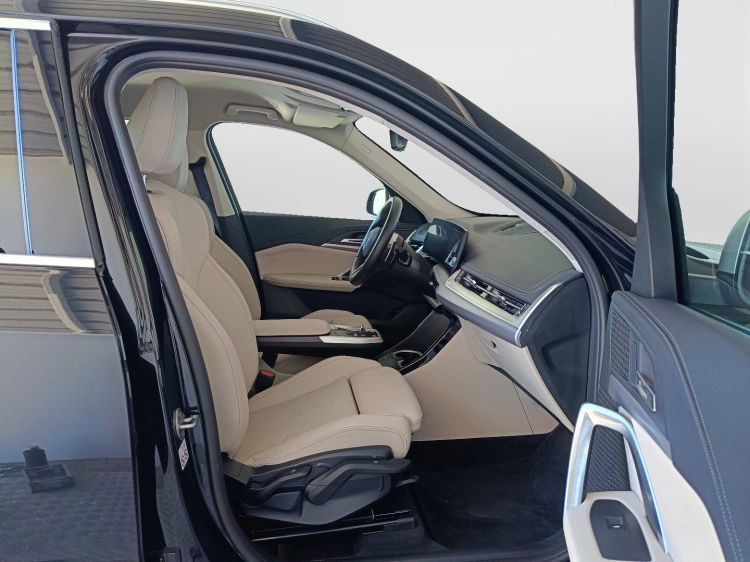 11 - BMW X1 X1 sdrive18i X-Line auto
