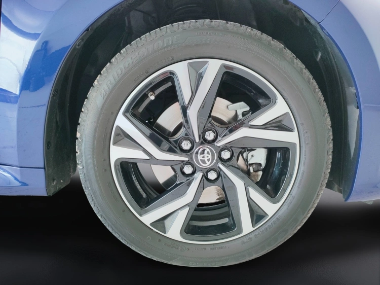 10 - Toyota Yaris Yaris 1.5h Trend
