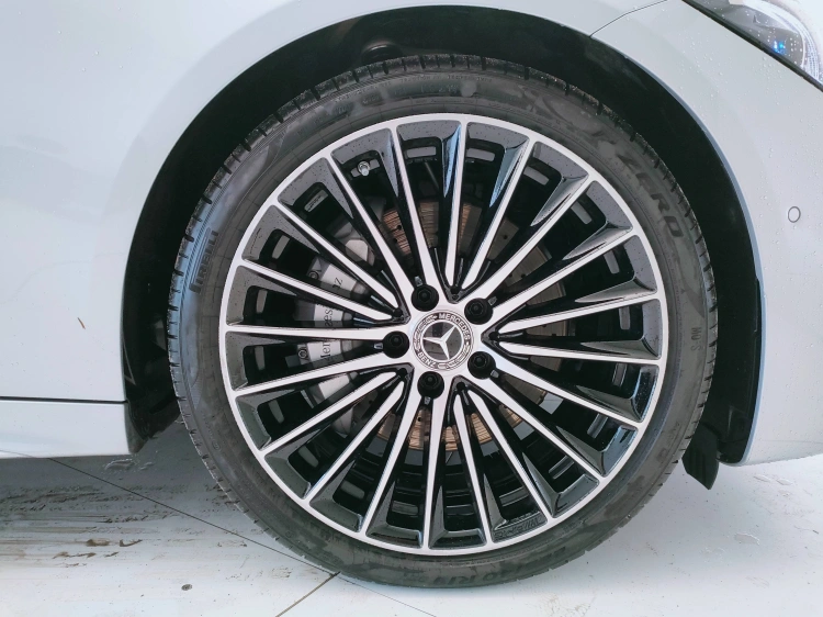 8 - Mercedes-Benz Classe C 220 d mhev AMG Line Premium Plus 197cv auto