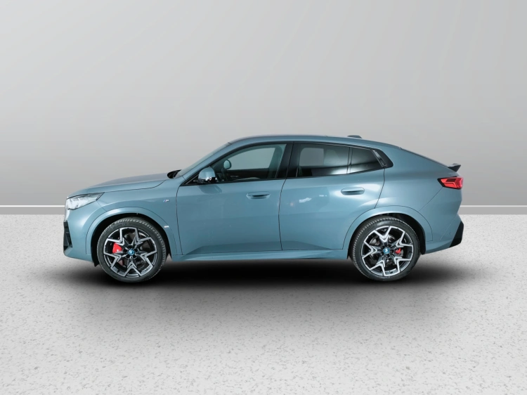 3 - BMW iX2 iX2 xdrive 30 MSport