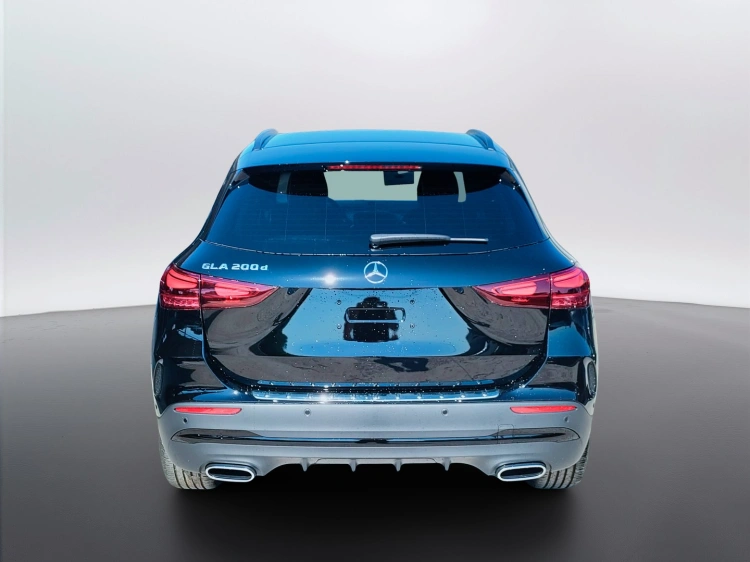 4 - Mercedes-Benz GLA 200 d automatic