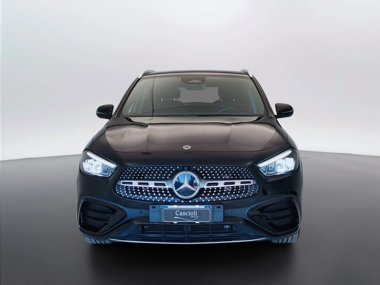 2 - Mercedes-Benz GLA 200 d AMG Line Premium auto