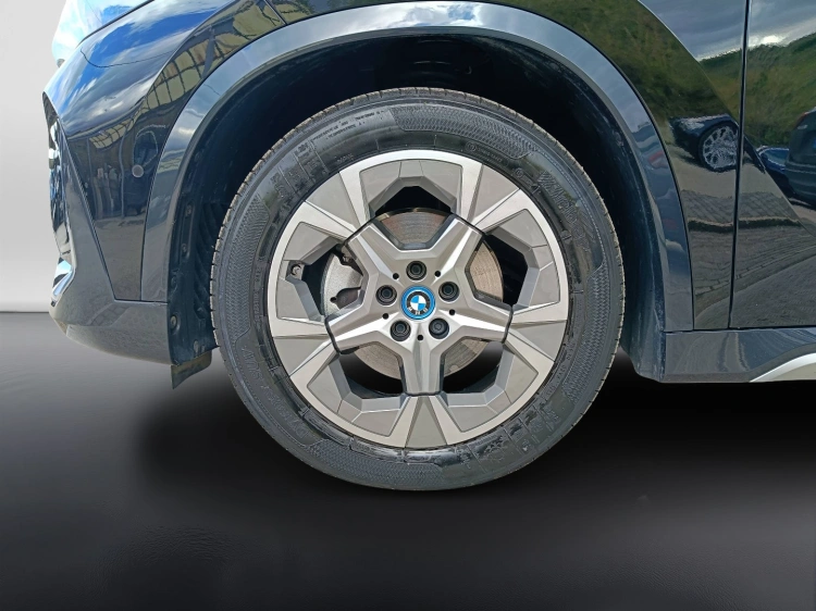 16 - BMW iX1 iX1 edrive 20 X-Line