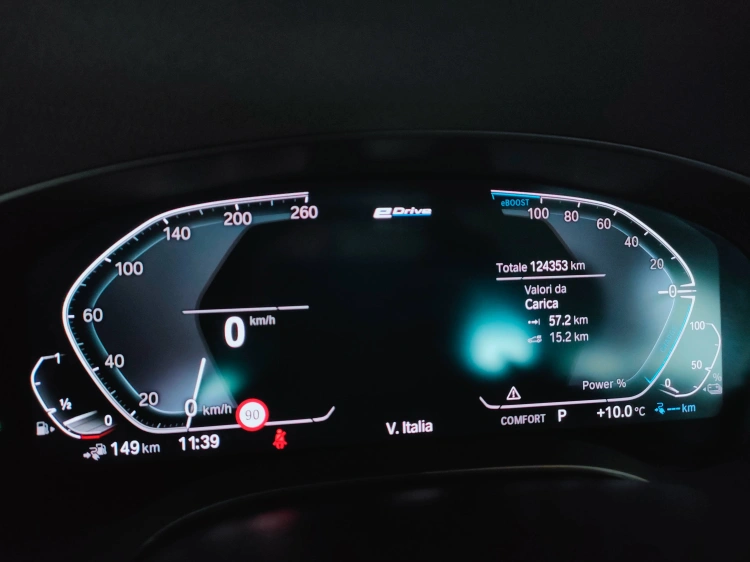 16 - BMW Serie 5 530e Sport auto