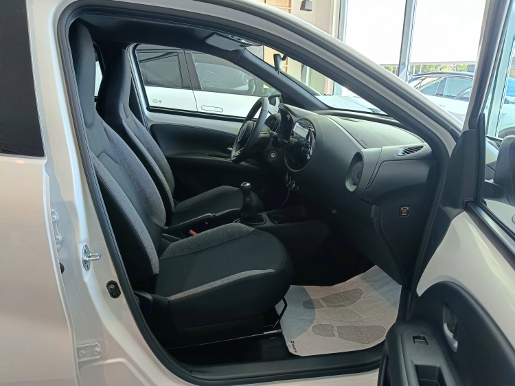 11 - Toyota Aygo X AYGO X 10B MT ACTIVE MY24
