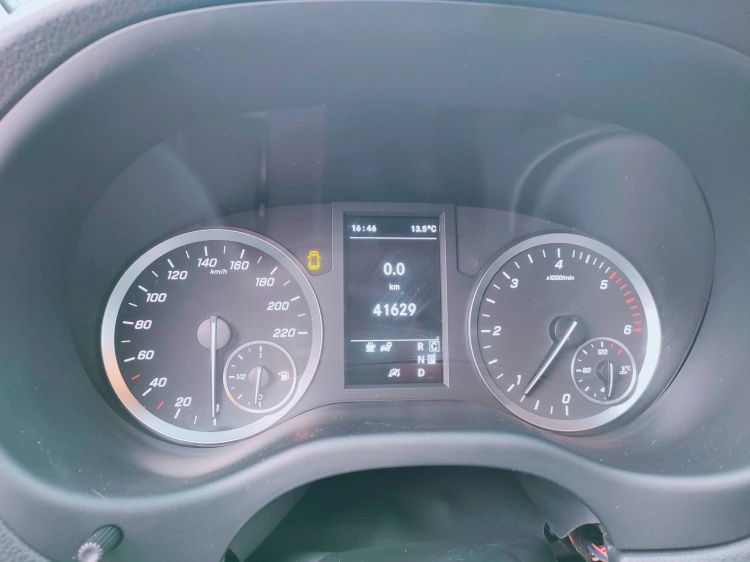 15 - Mercedes Vans Vito III 119 vito 119 cdi long mixto auto my20