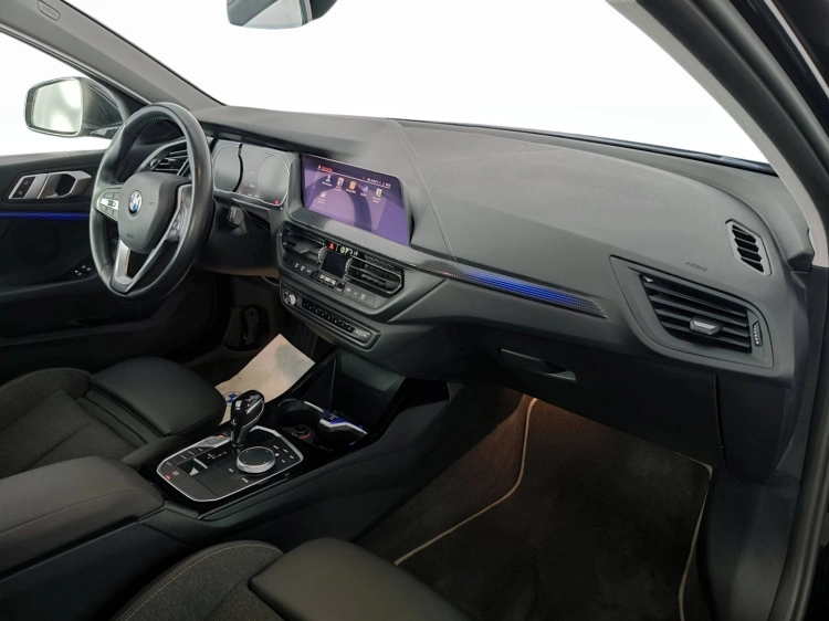 11 - BMW Serie 1 116d Sport auto