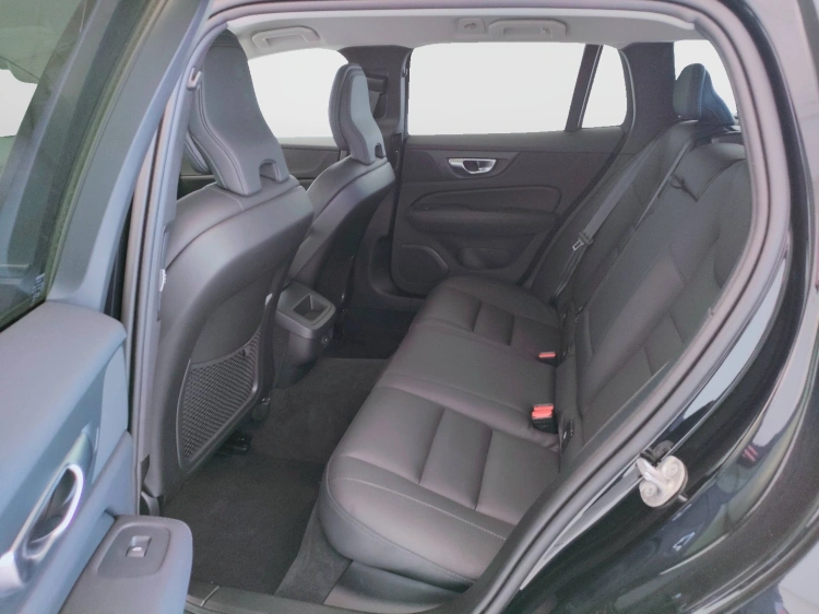 11 - Volvo V60 V60 2.0 b4 Plus Dark auto