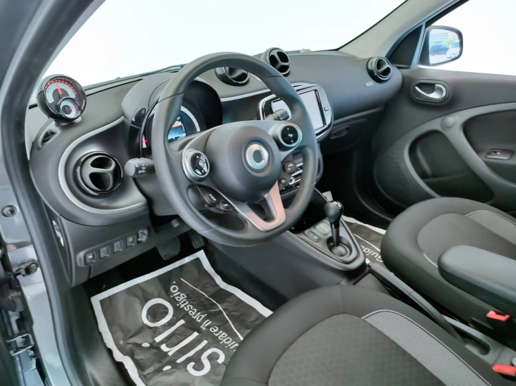 12 - smart forfour Forfour eq Passion 4,6kW