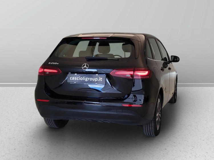 6 - Mercedes-Benz Classe B 250 e phev Advanced auto