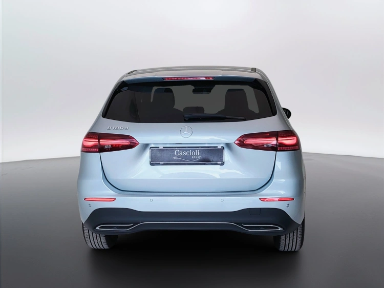 6 - Mercedes-Benz Classe B 180 d Street Edition auto