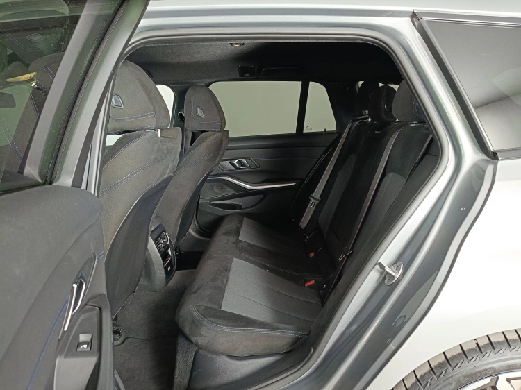 9 - BMW Serie 3 320d Touring mhev 48V Msport xdrive auto