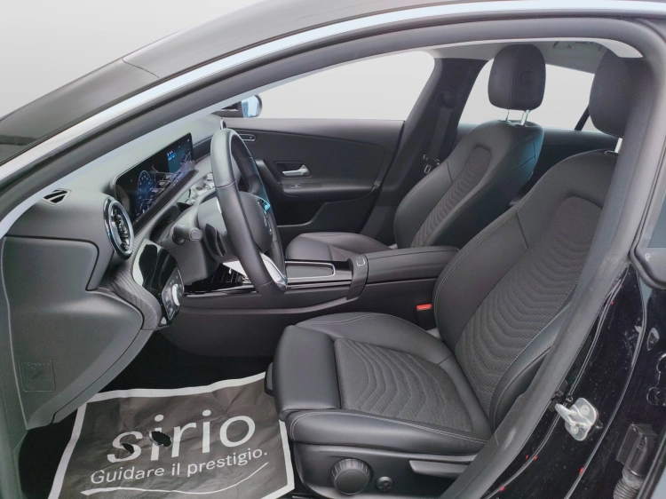 17 - Mercedes-Benz CLA Shooting Brake 180 d Advanced auto