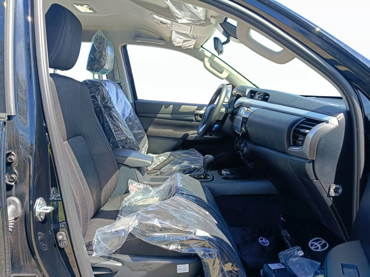 12 - Toyota Professional Hilux HILUX 2.4D A DC 4WD CMF MY24