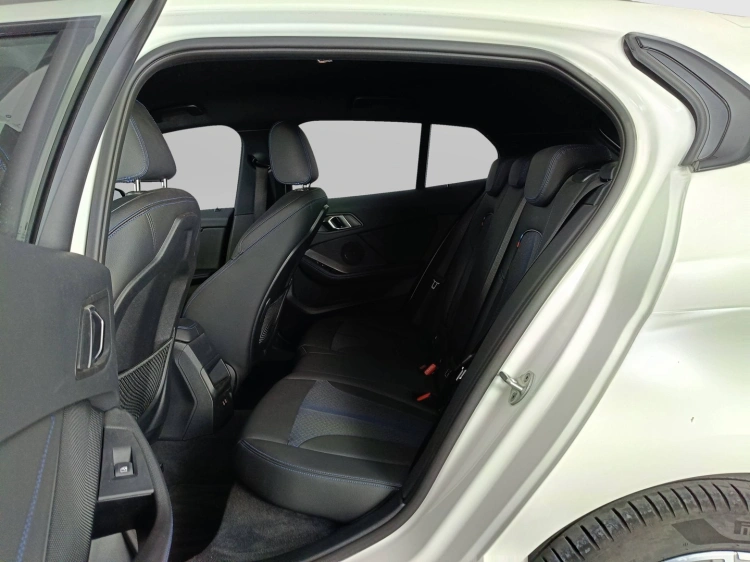 8 - BMW Serie 1 116 D M SPORT
