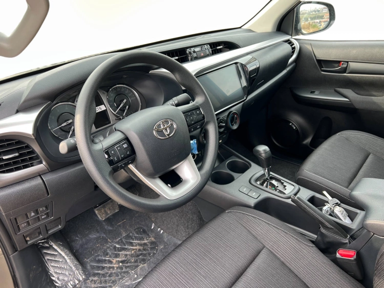 11 - Toyota Professional HI LUX 4X2 - 4X4 HILUX 2.4D A DC 4WD CMF MY24