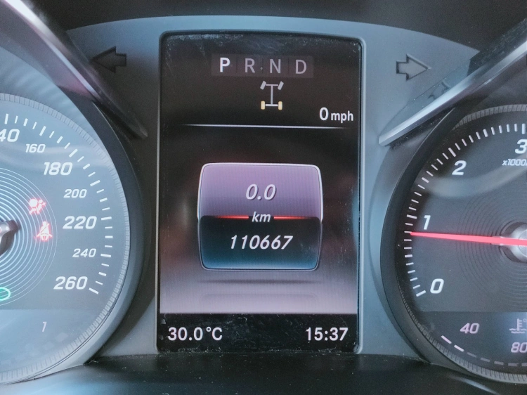 16 - Mercedes-Benz Classe X 250 d Power 4matic auto
