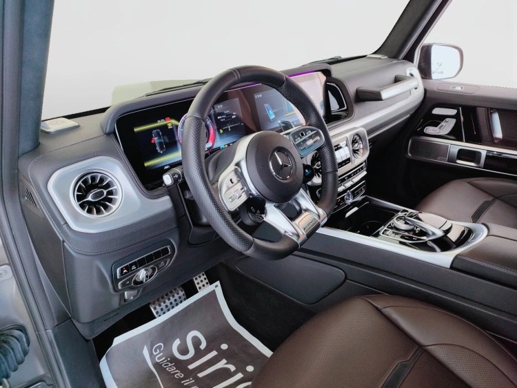 17 - Mercedes AMG Classe G Mercedes-AMG G 63
