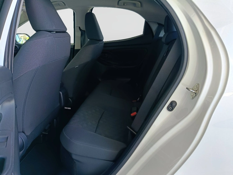 9 - Toyota Yaris Yaris 1.5h Trend