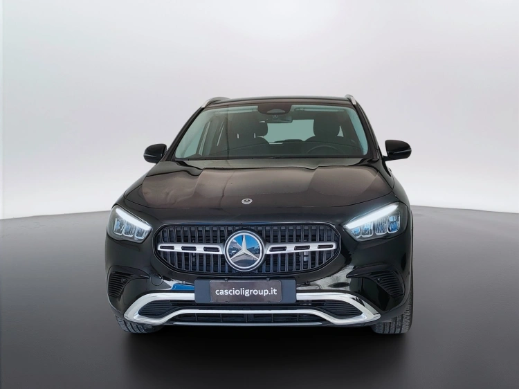 2 - Mercedes-Benz GLA 180 d Progressive Advanced auto