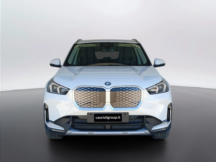 2 - BMW iX1 iX1 edrive 20 X-Line