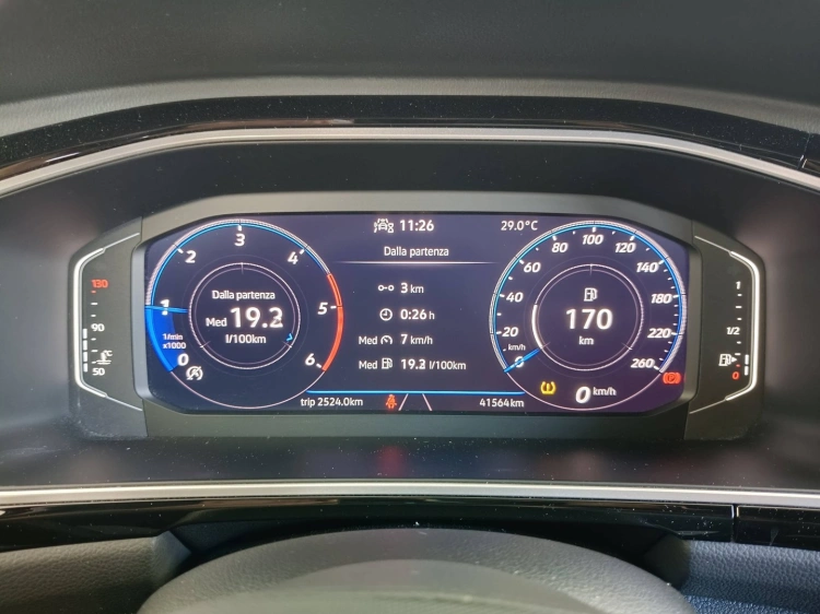 12 - Volkswagen T T-Roc 2.0 tdi R-Line 115cv