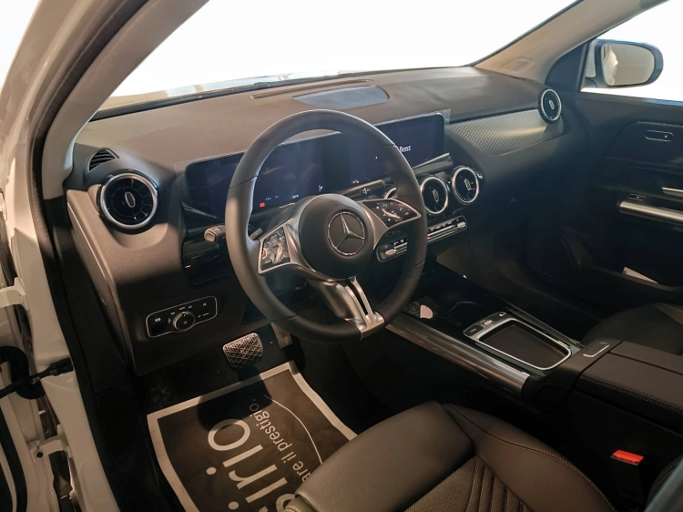 4 - Mercedes-Benz GLA 200 d automatic