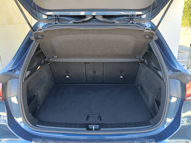 14 - Mercedes-Benz GLA 180 d Sport Plus auto