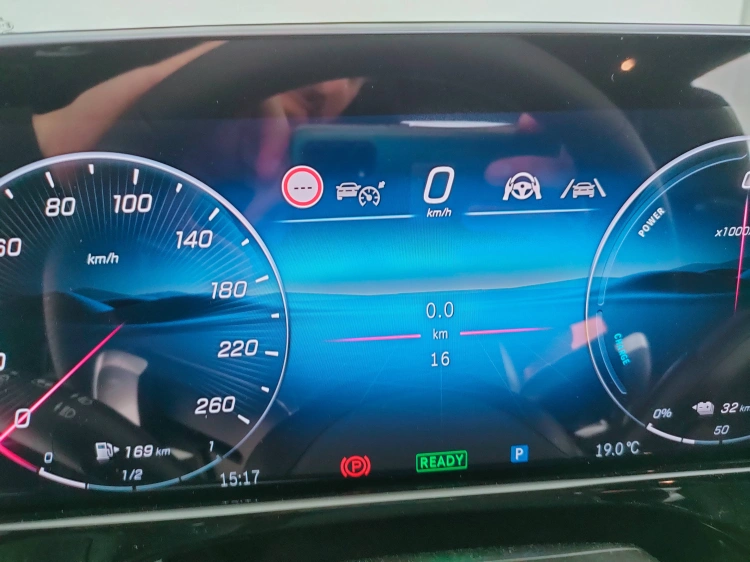 19 - Mercedes-Benz Classe E 300 de phev AMG Line Premium 4matic auto