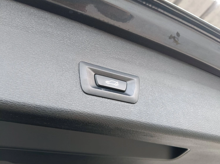 15 - BMW X1 X1 sdrive18d xLine auto my18