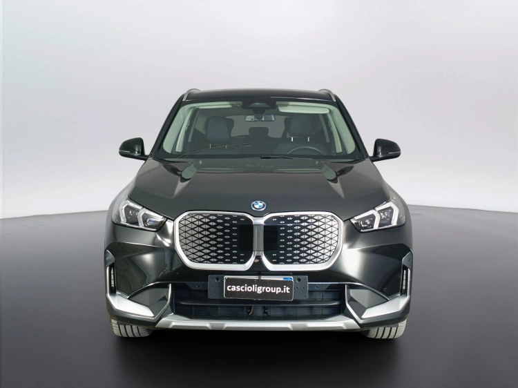 2 - BMW iX1 iX1 edrive 20 X-Line
