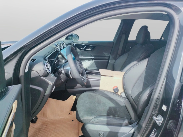 13 - Mercedes-Benz GLC 220 d 4MATIC