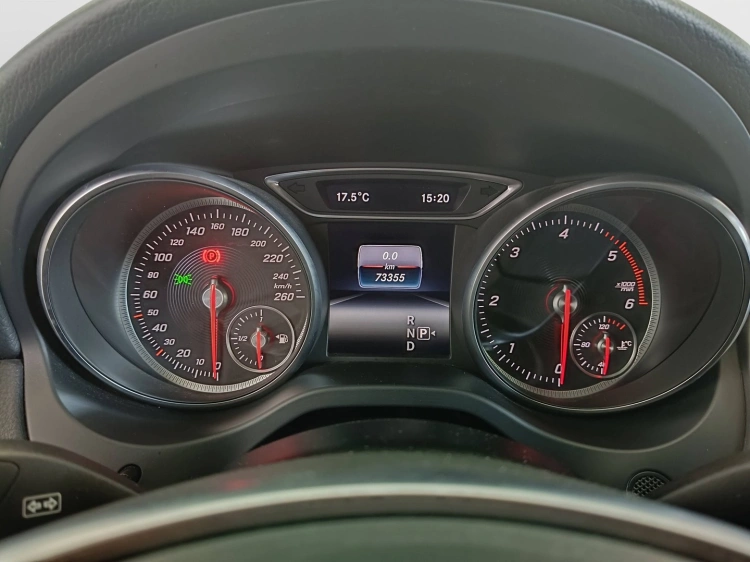 12 - Mercedes-Benz CLA 200 d Premium auto FL