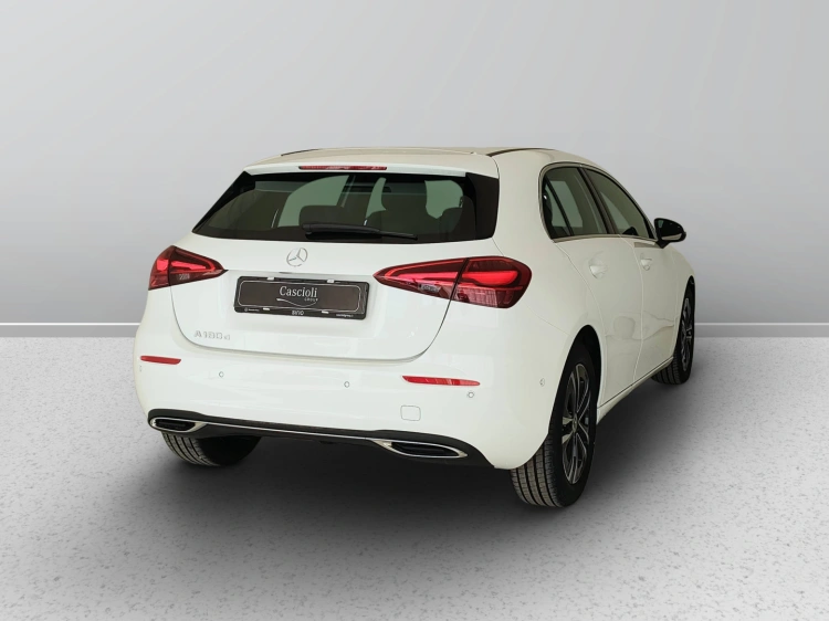 6 - Mercedes-Benz Classe A 180 d Automatic