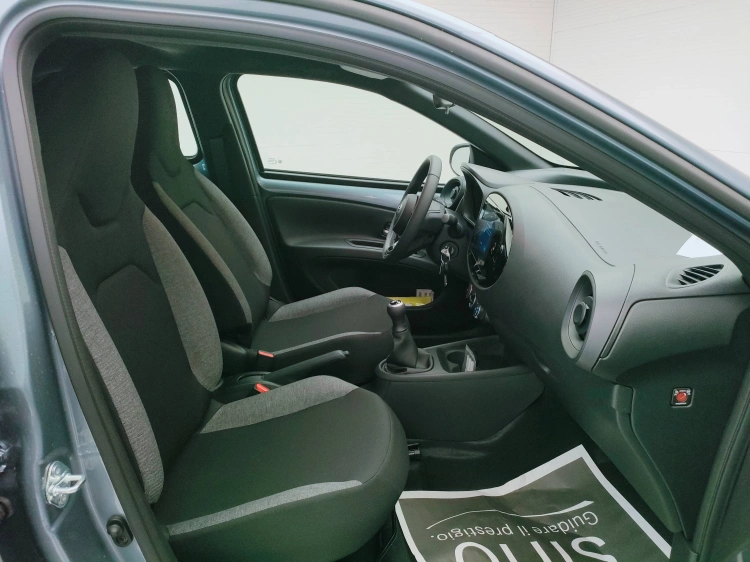 13 - Toyota Aygo X AYGO X 10B MT ACTIVE MY24