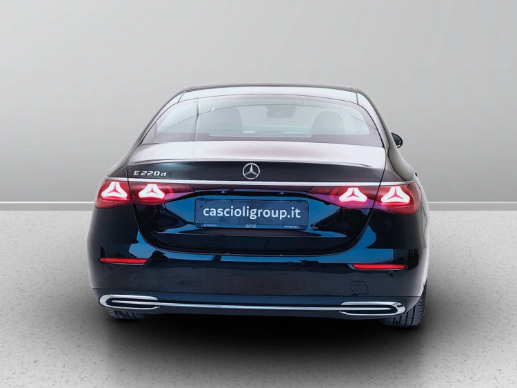 4 - Mercedes-Benz Classe E 220 d Advanced auto