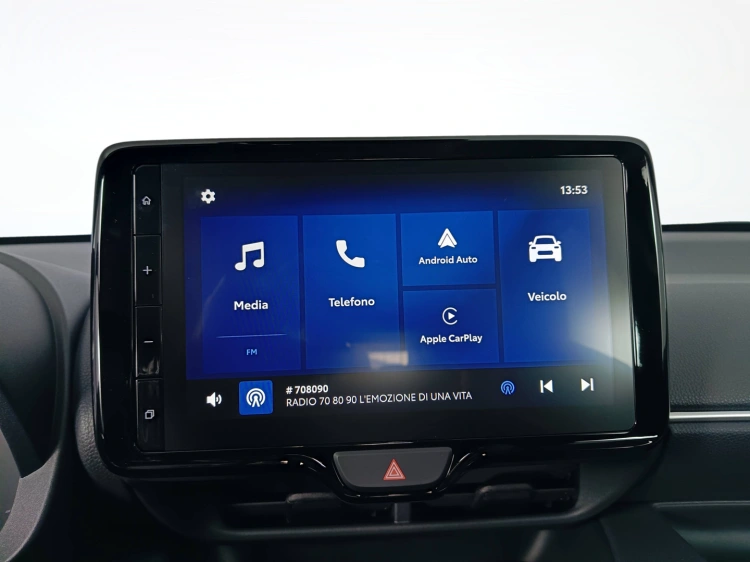 13 - Toyota Yaris Yaris 1.5h Trend