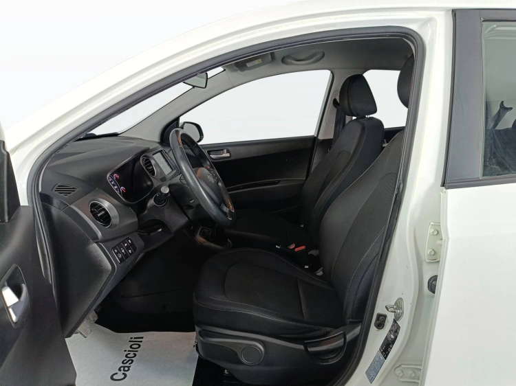 8 - Hyundai i10 i10 1.0 Prime