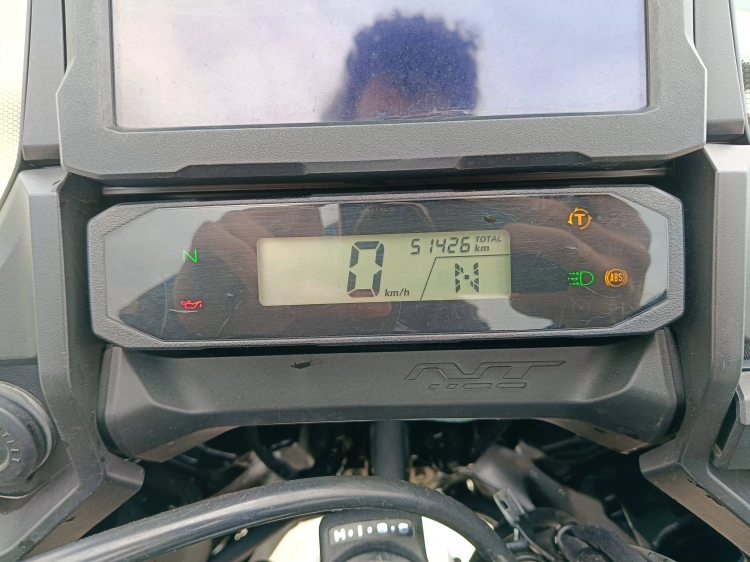 9 - Honda NT NT 1100 Abs my22